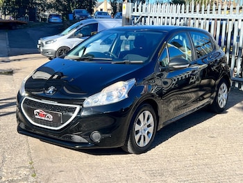 Used Peugeot 208 2013 for sale - 76031537: Photo