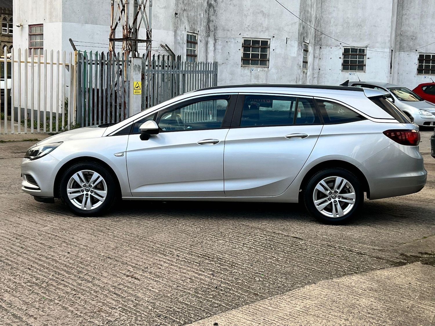 Used Vauxhall Astra for sale - 76408512: Photo 17