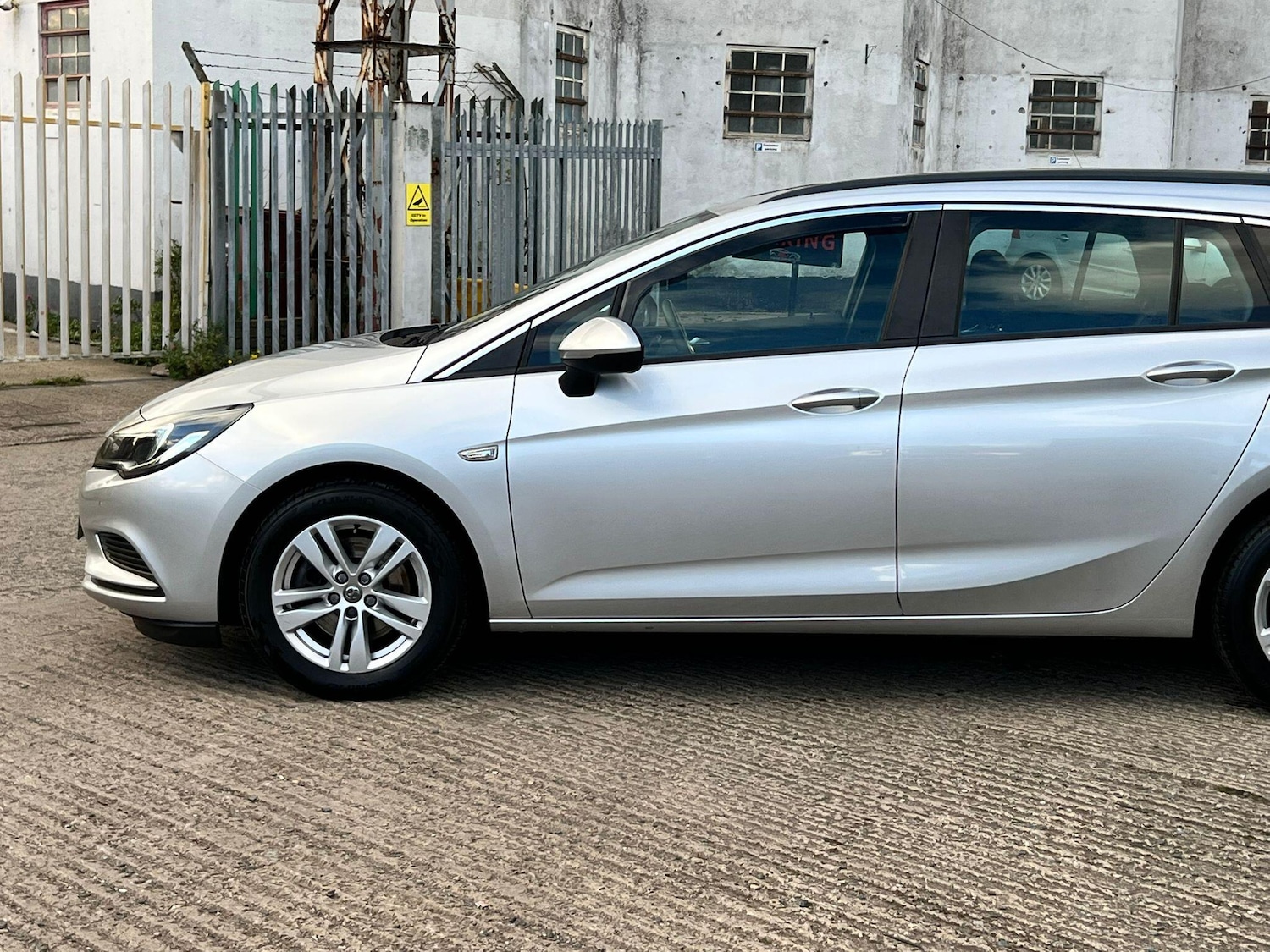 Used Vauxhall Astra for sale - 76408512: Photo 18