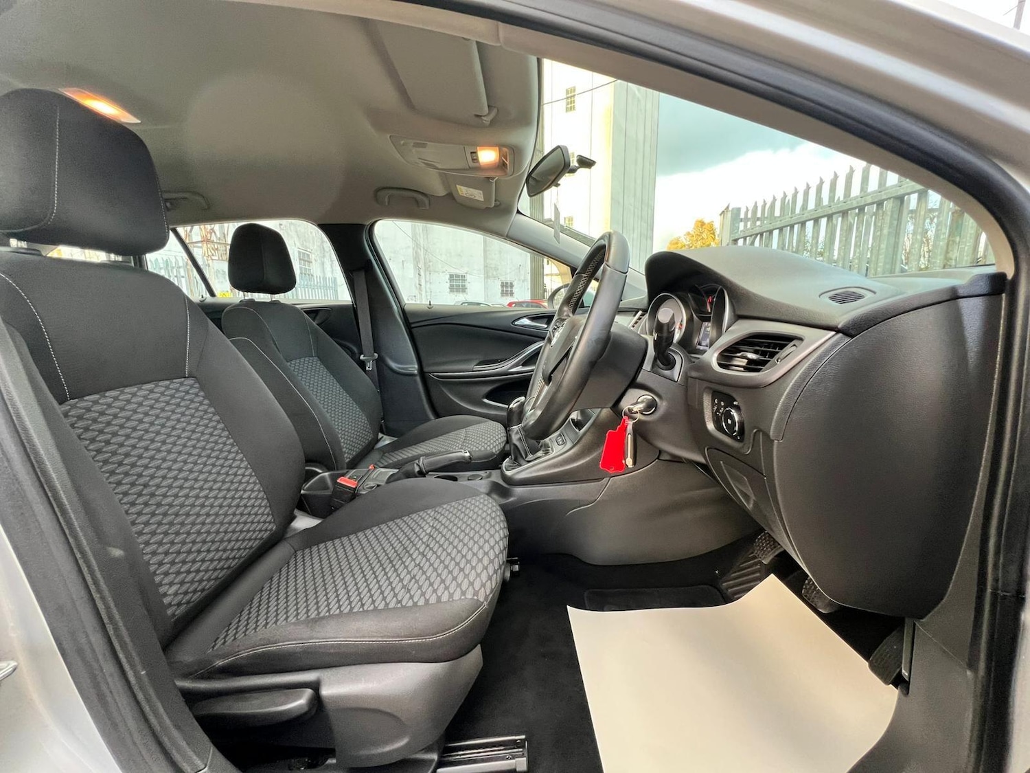 Used Vauxhall Astra for sale - 76408512: Photo 30