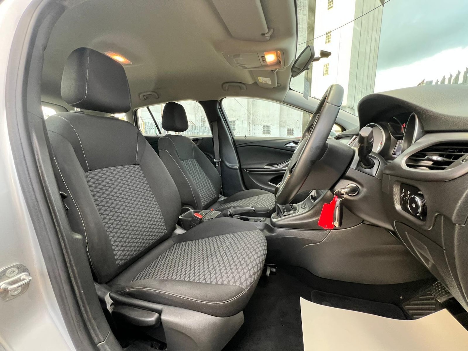 Used Vauxhall Astra for sale - 76408512: Photo 31