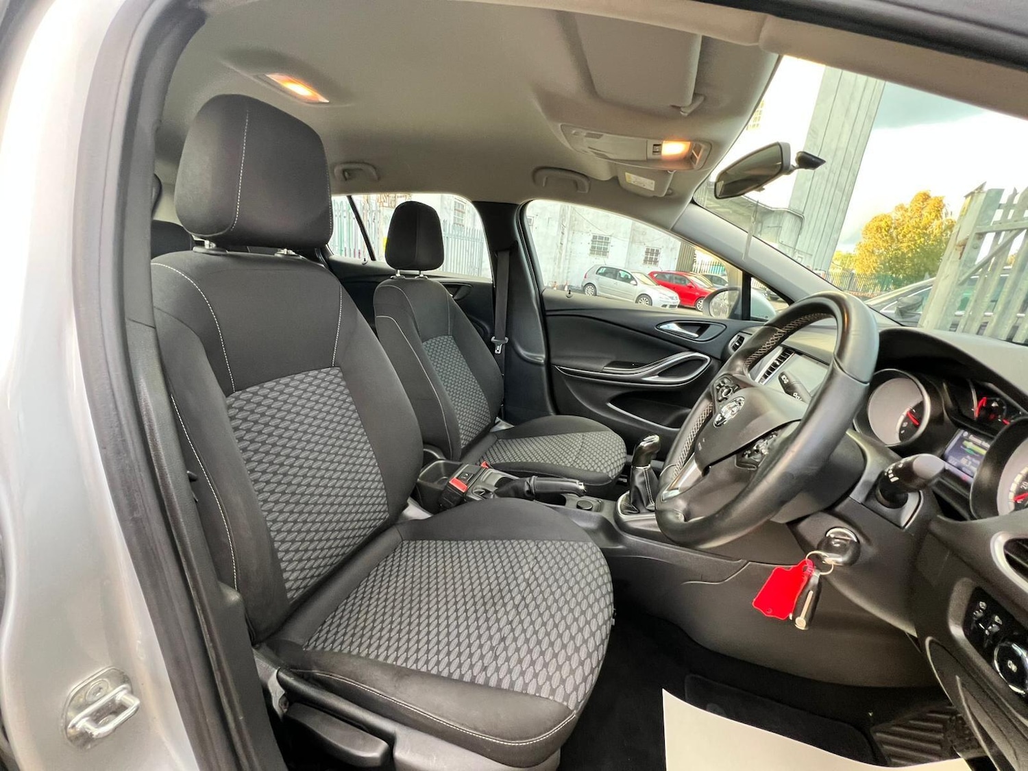 Used Vauxhall Astra for sale - 76408512: Photo 32