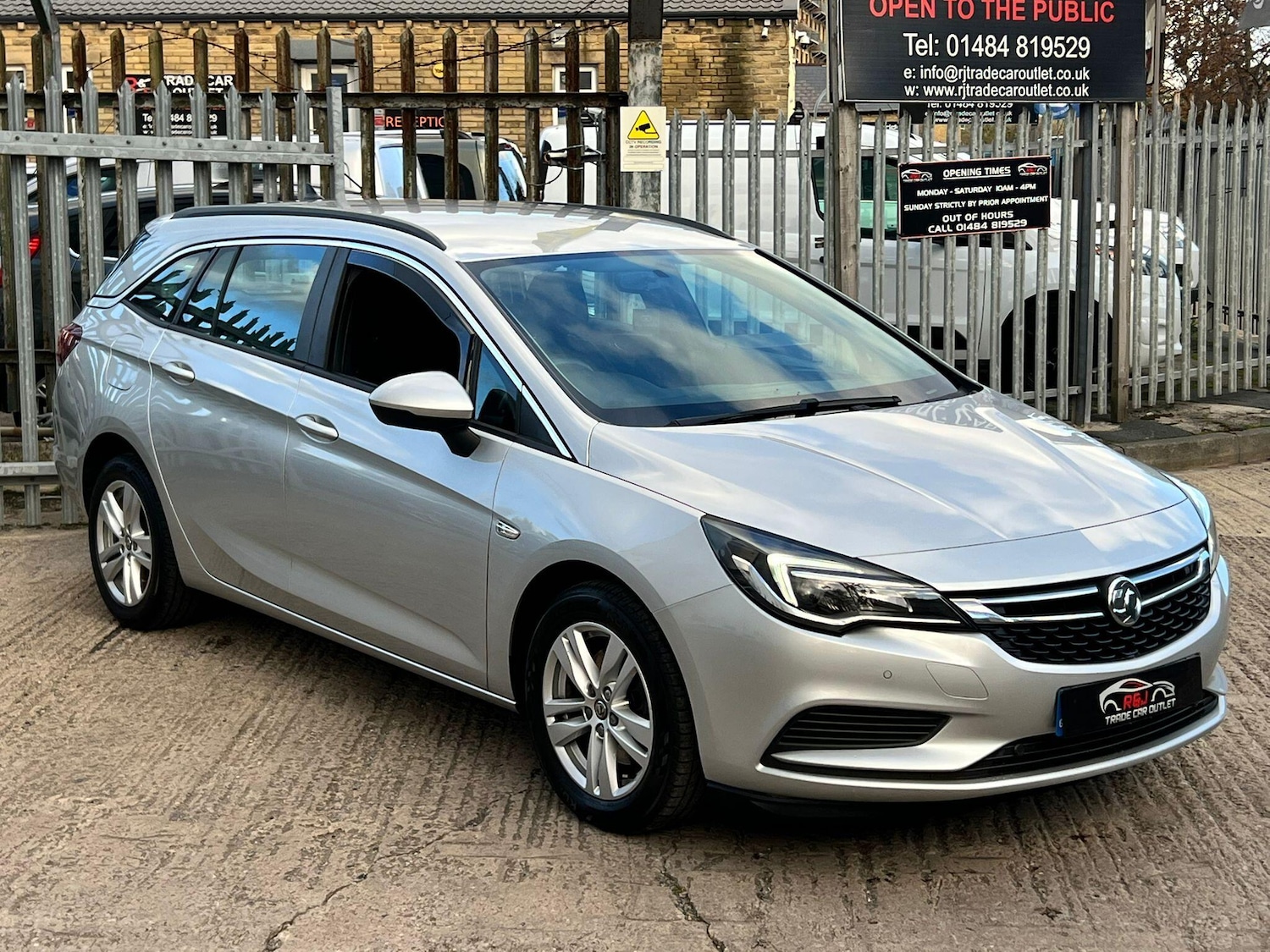 Used Vauxhall Astra for sale - 76408512: Photo 4