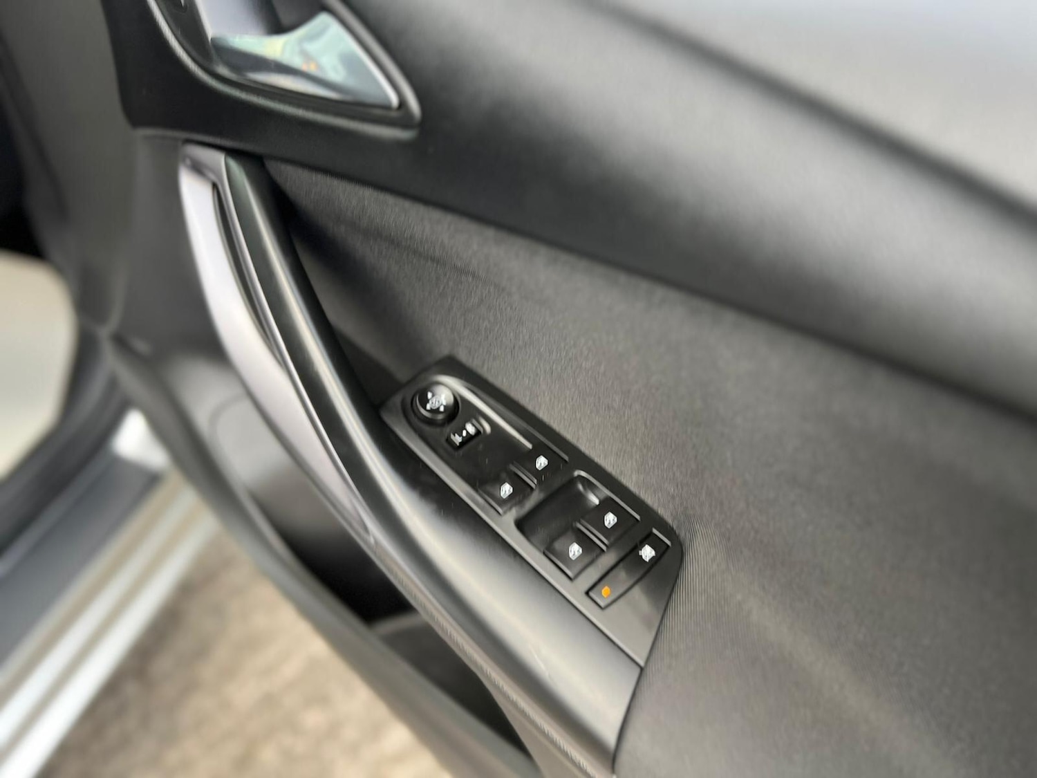 Used Vauxhall Astra for sale - 76408512: Photo 44