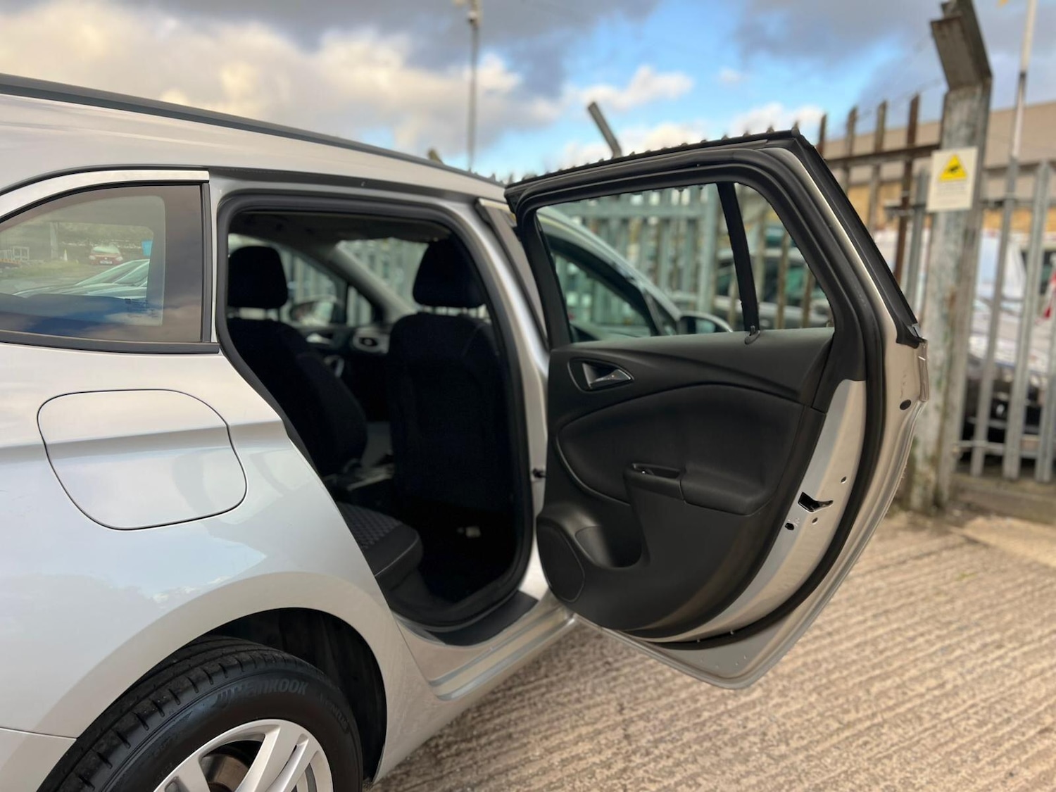 Used Vauxhall Astra for sale - 76408512: Photo 50