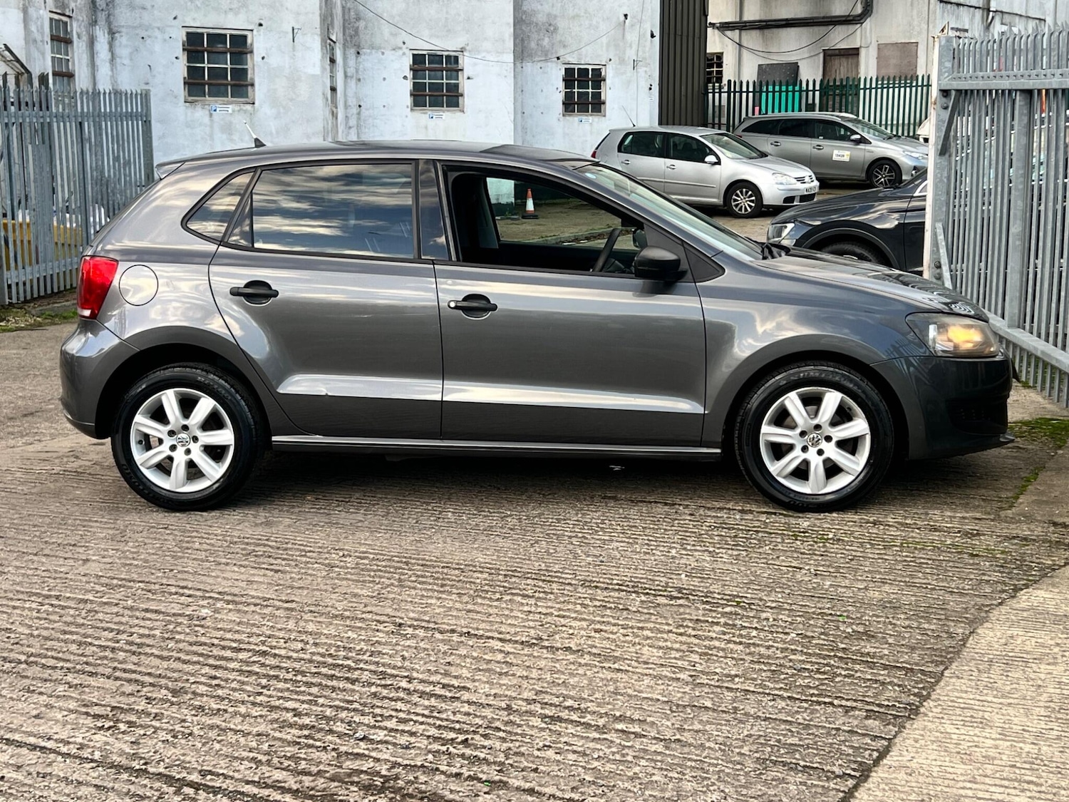 Used Volkswagen Polo 2012 for sale - 77015545: Photo 20