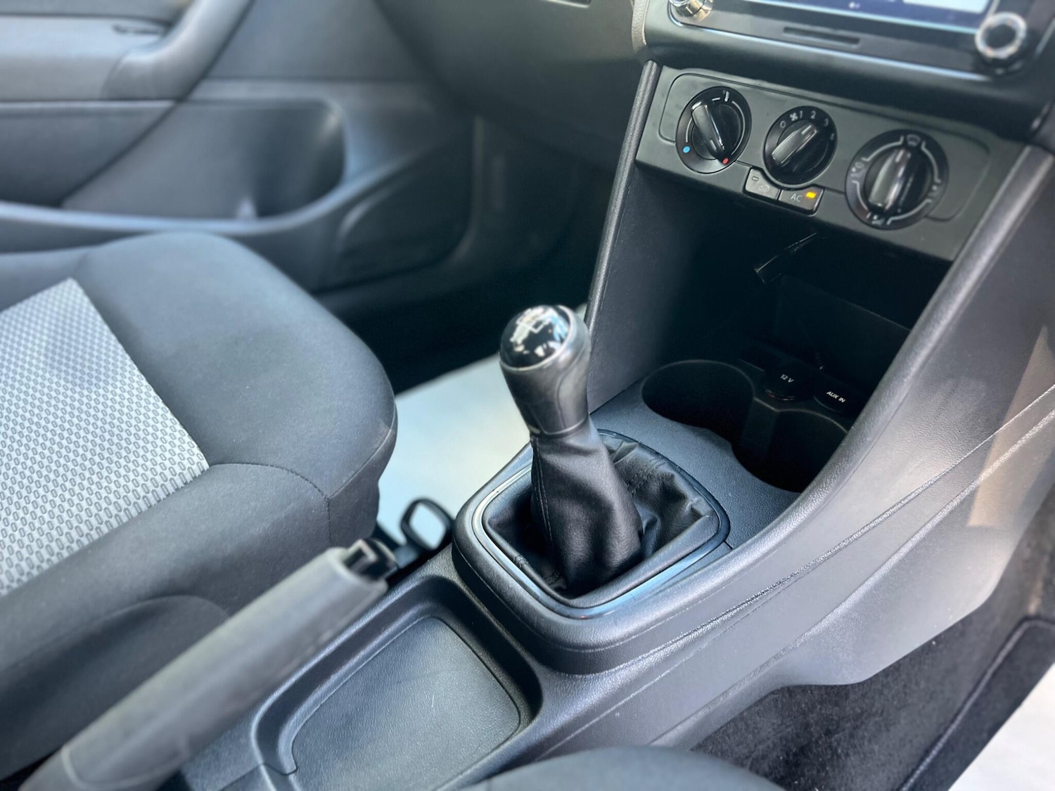 Used Volkswagen Polo 2012 for sale - 77015545: Photo 39