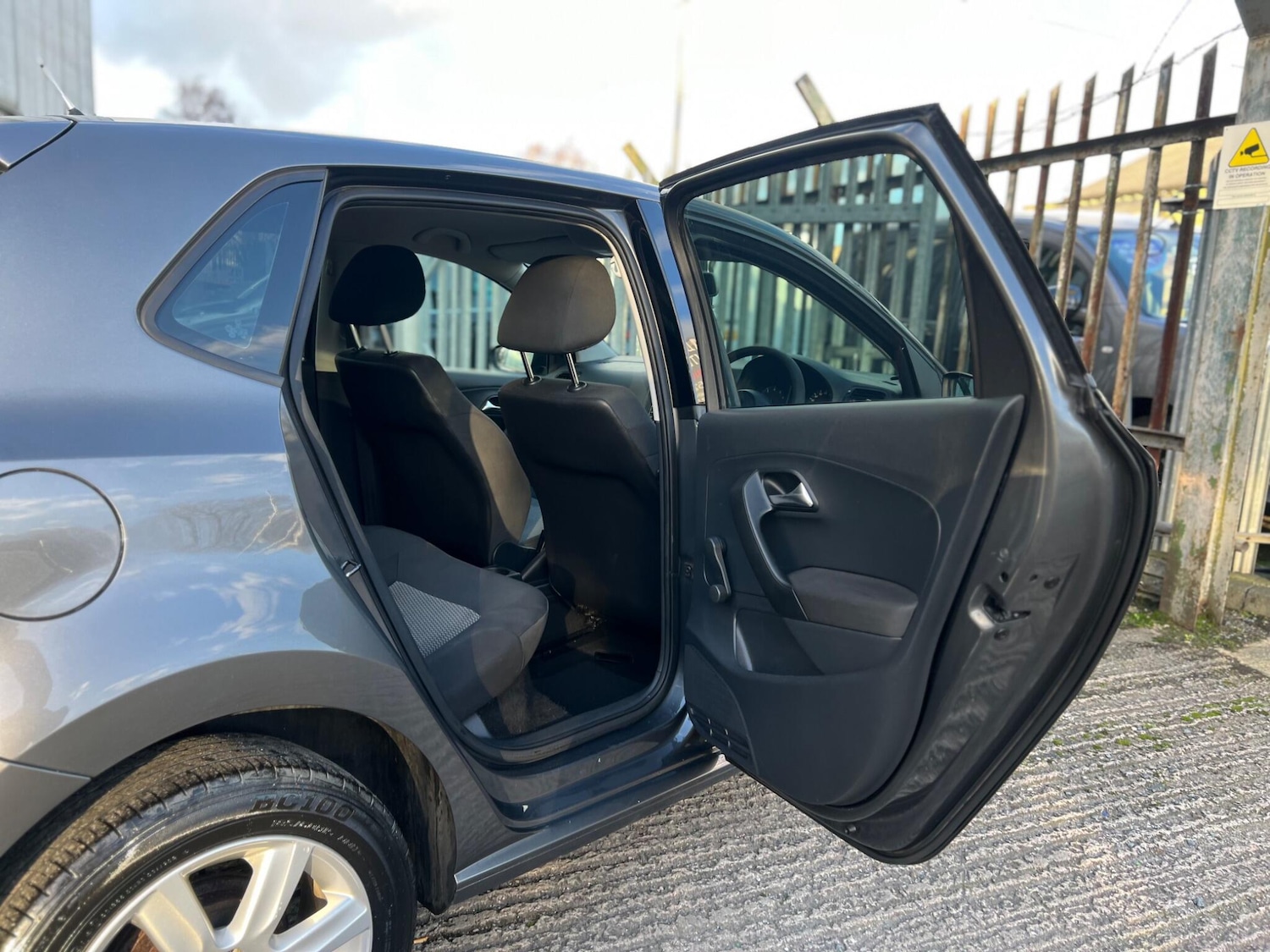 Used Volkswagen Polo 2012 for sale - 77015545: Photo 46