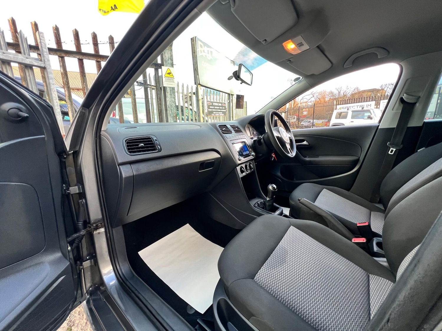 Used Volkswagen Polo 2012 for sale - 77015545: Photo 48