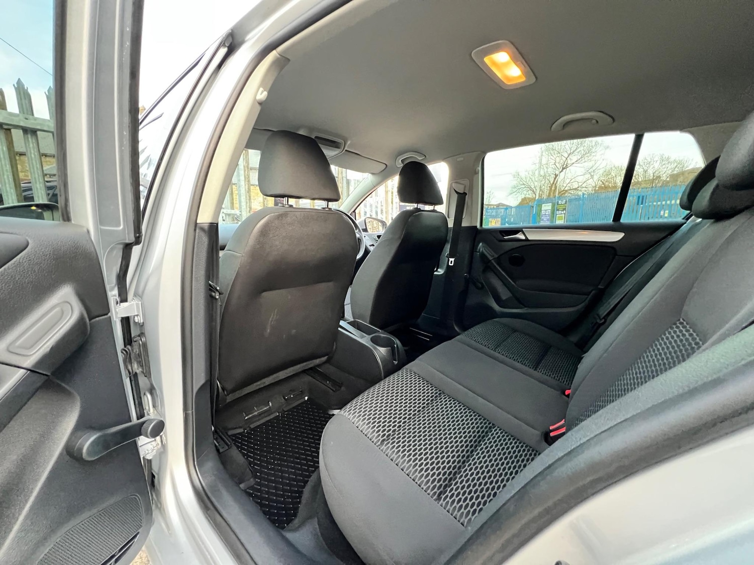 Used Volkswagen Golf 2011 for sale - 76992879: Photo 49