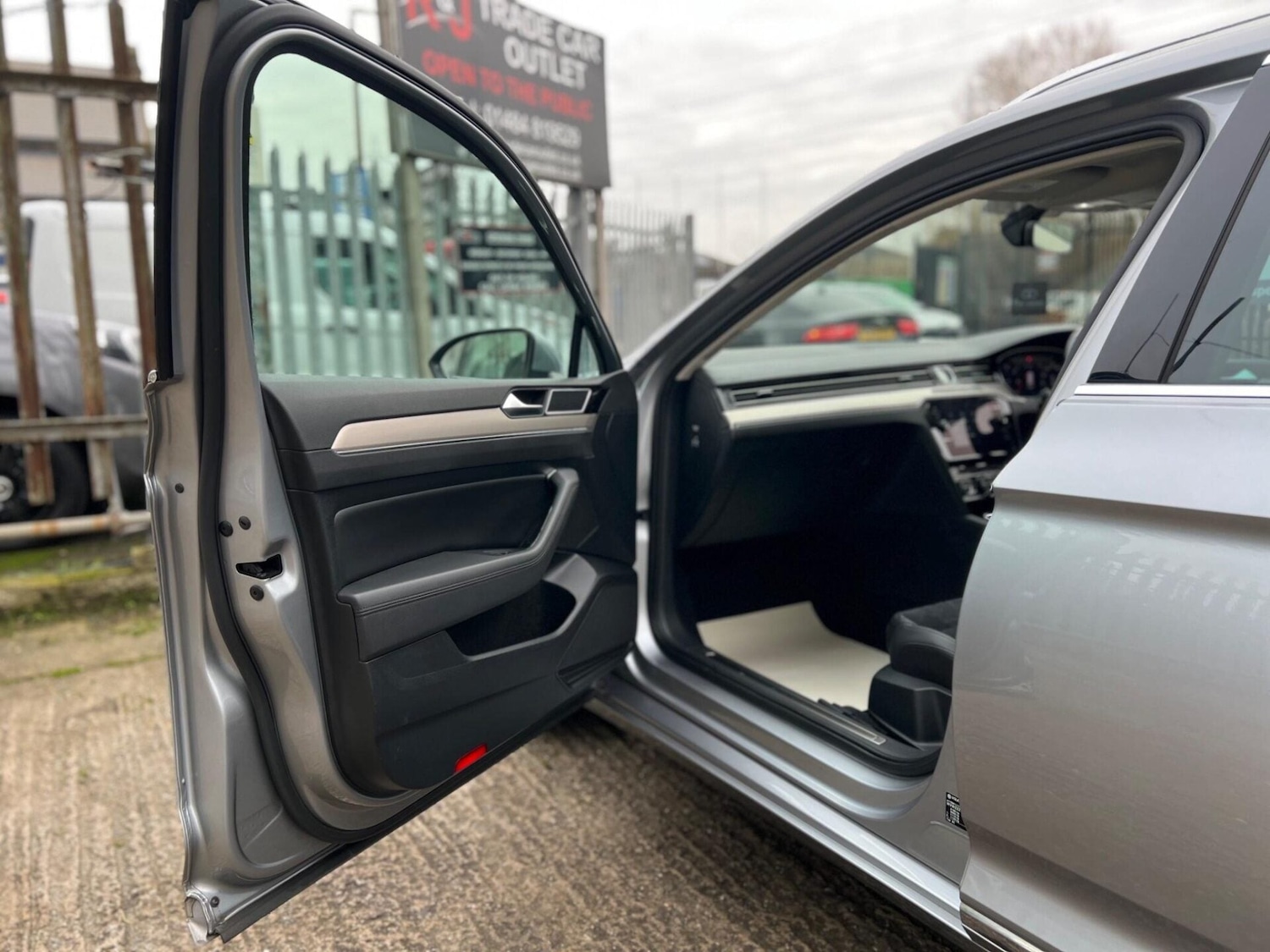 Used Volkswagen Passat 2018 for sale - 77249701: Photo 76