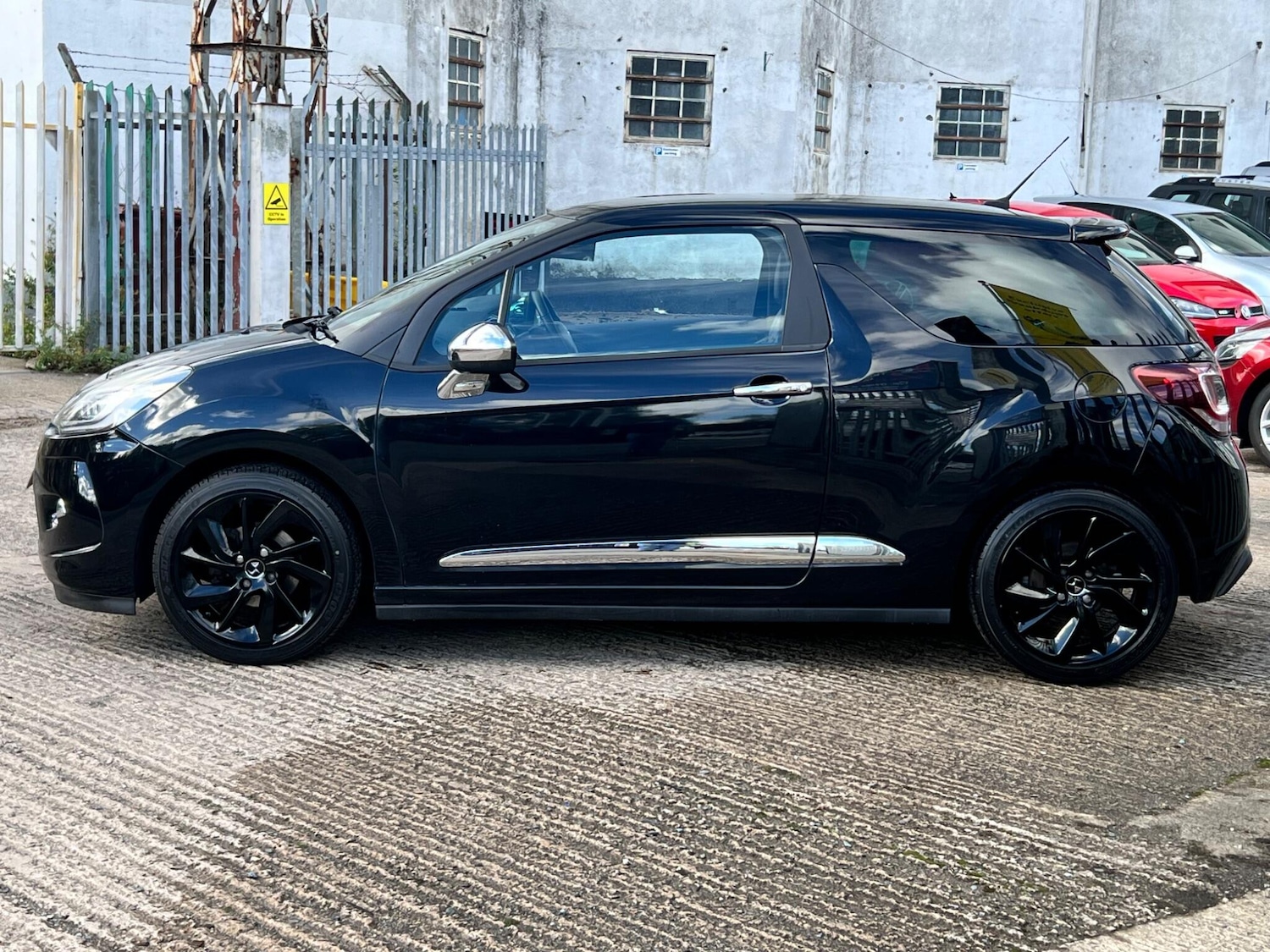 Used Citroen DS3 2015 for sale - 76001149: Photo 17