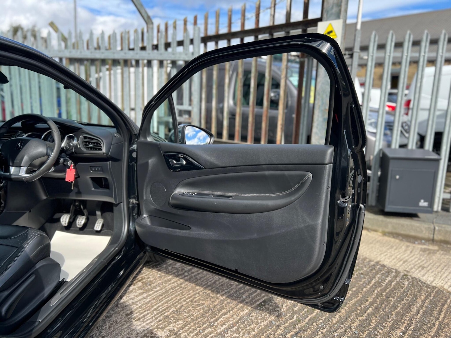 Used Citroen DS3 2015 for sale - 76001149: Photo 51