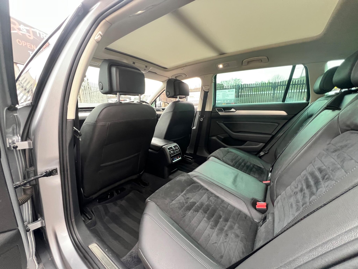 Used Volkswagen Passat 2018 for sale - 77144124: Photo 78