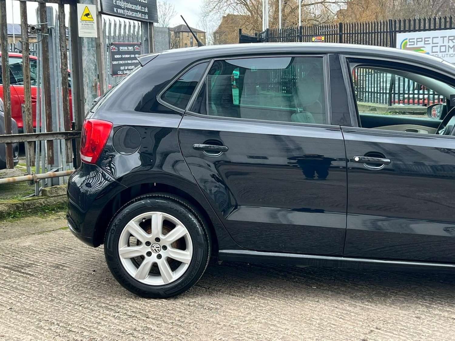 Used Volkswagen Polo 2011 for sale - 77631464: Photo 13