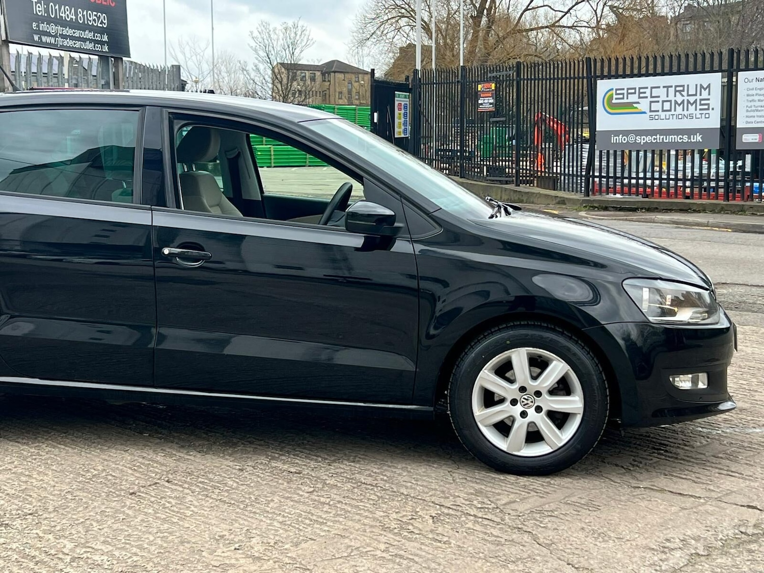 Used Volkswagen Polo 2011 for sale - 77631464: Photo 15