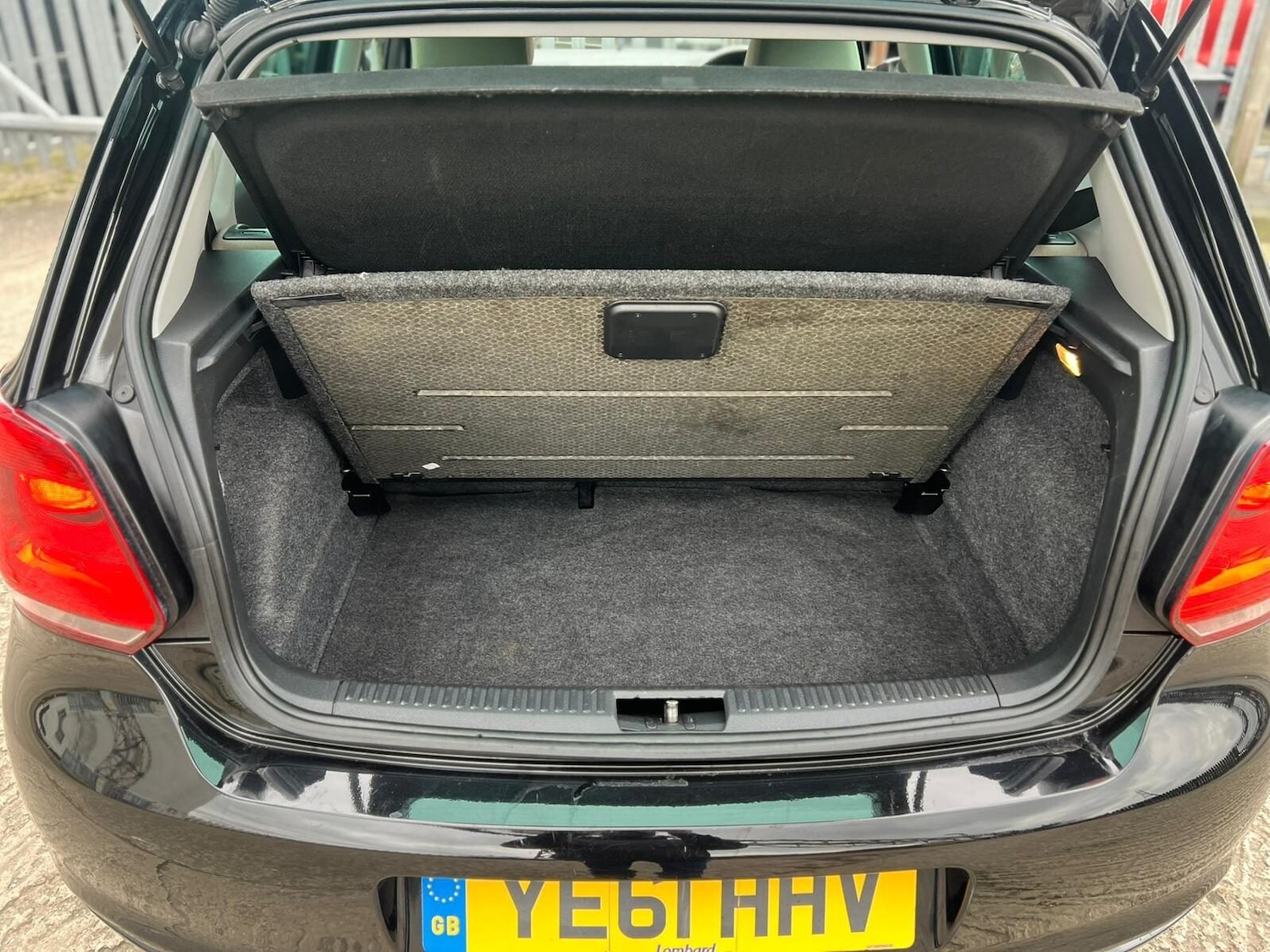 Used Volkswagen Polo 2011 for sale - 77631464: Photo 24