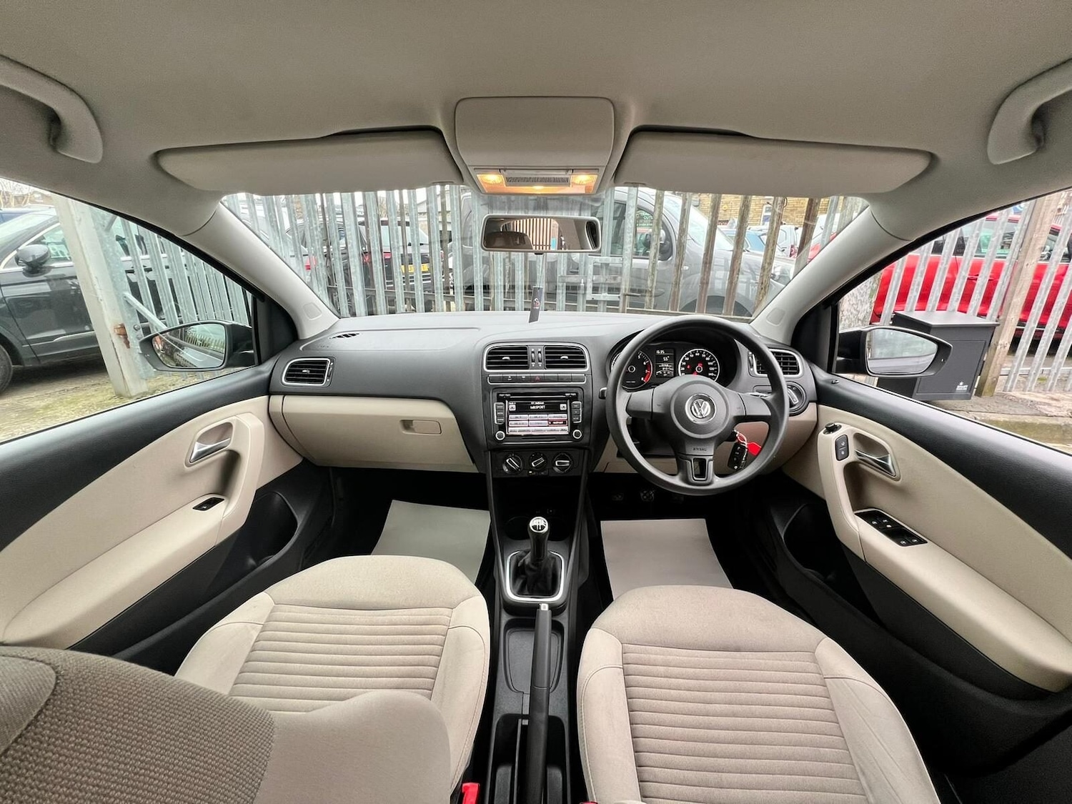 Used Volkswagen Polo 2011 for sale - 77631464: Photo 27