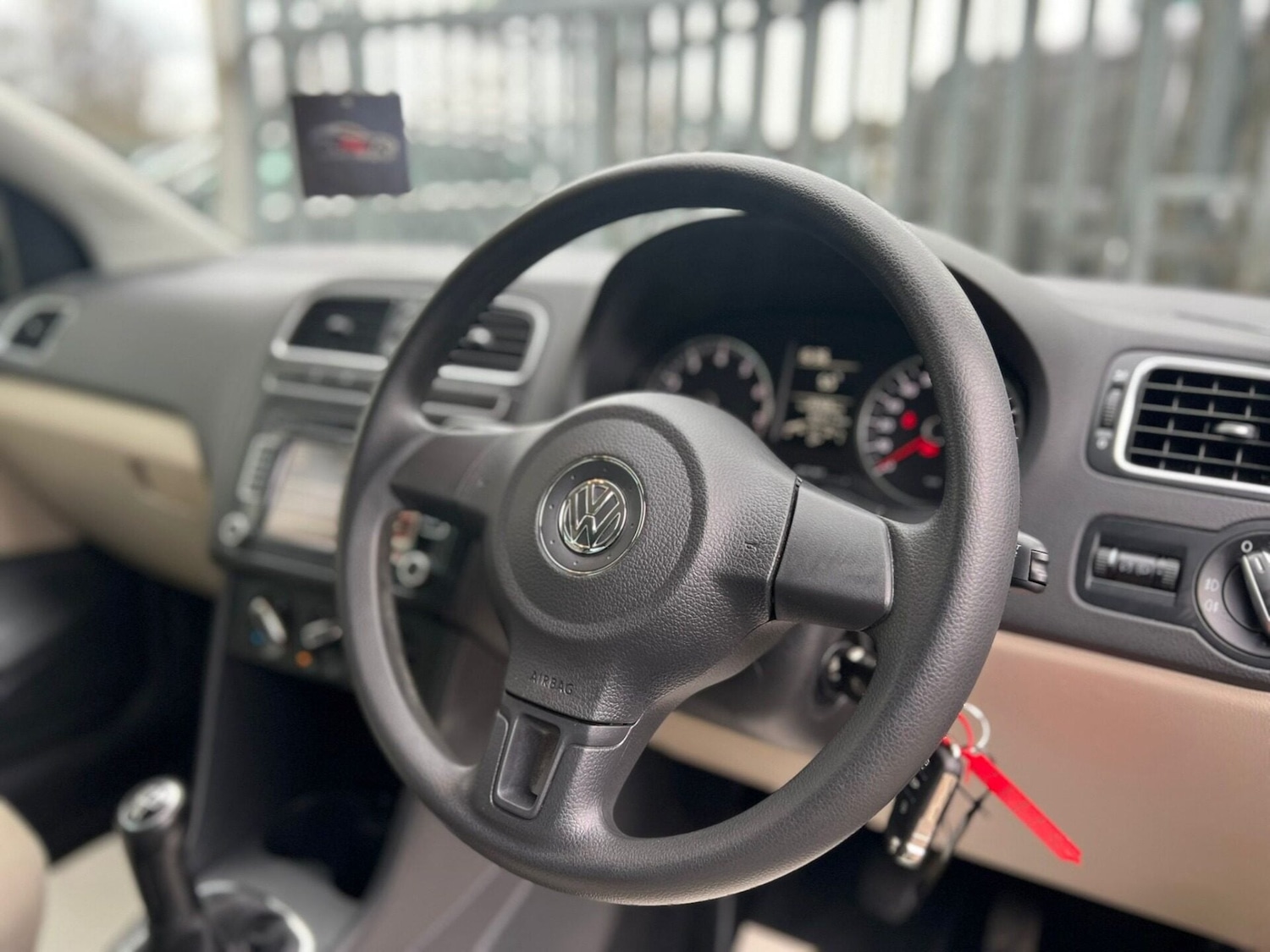 Used Volkswagen Polo 2011 for sale - 77631464: Photo 33