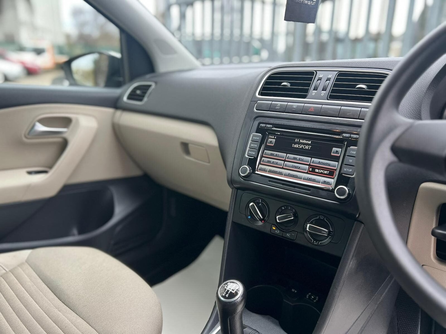 Used Volkswagen Polo 2011 for sale - 77631464: Photo 35