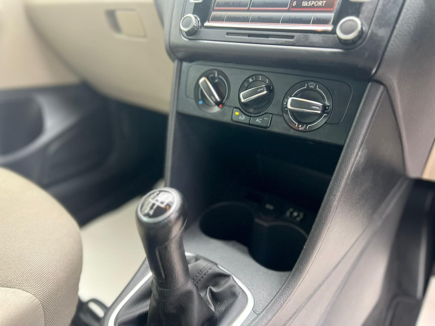 Used Volkswagen Polo 2011 for sale - 77631464: Photo 37