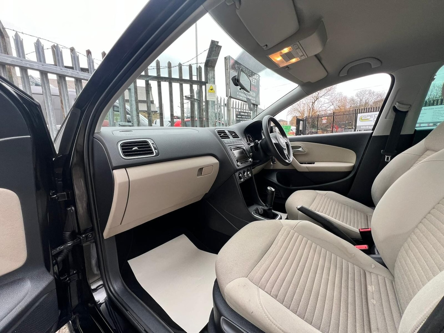 Used Volkswagen Polo 2011 for sale - 77631464: Photo 47