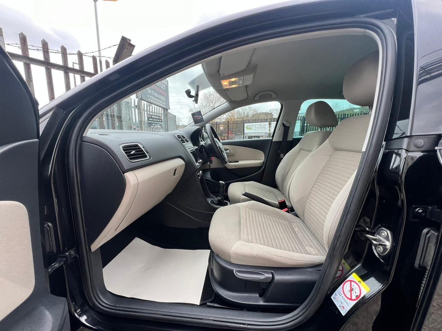 Used Volkswagen Polo 2011 for sale - 77631464: Photo 48