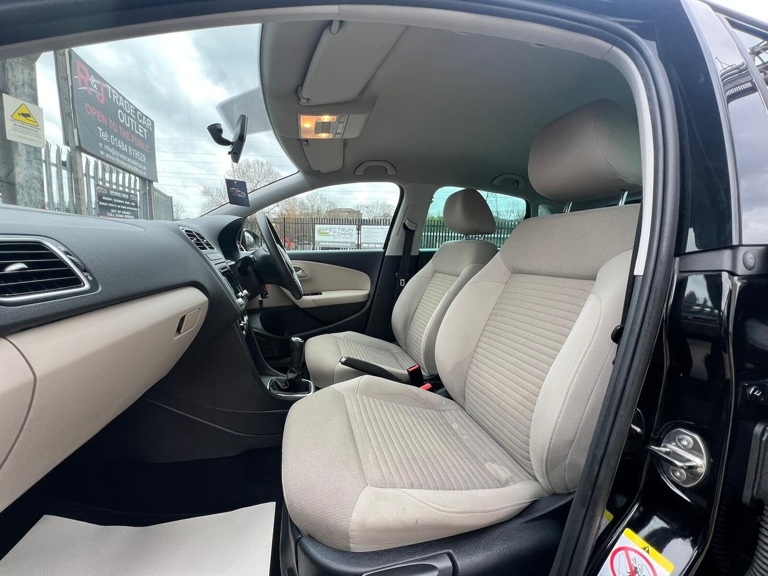 Used Volkswagen Polo 2011 for sale - 77631464: Photo 49