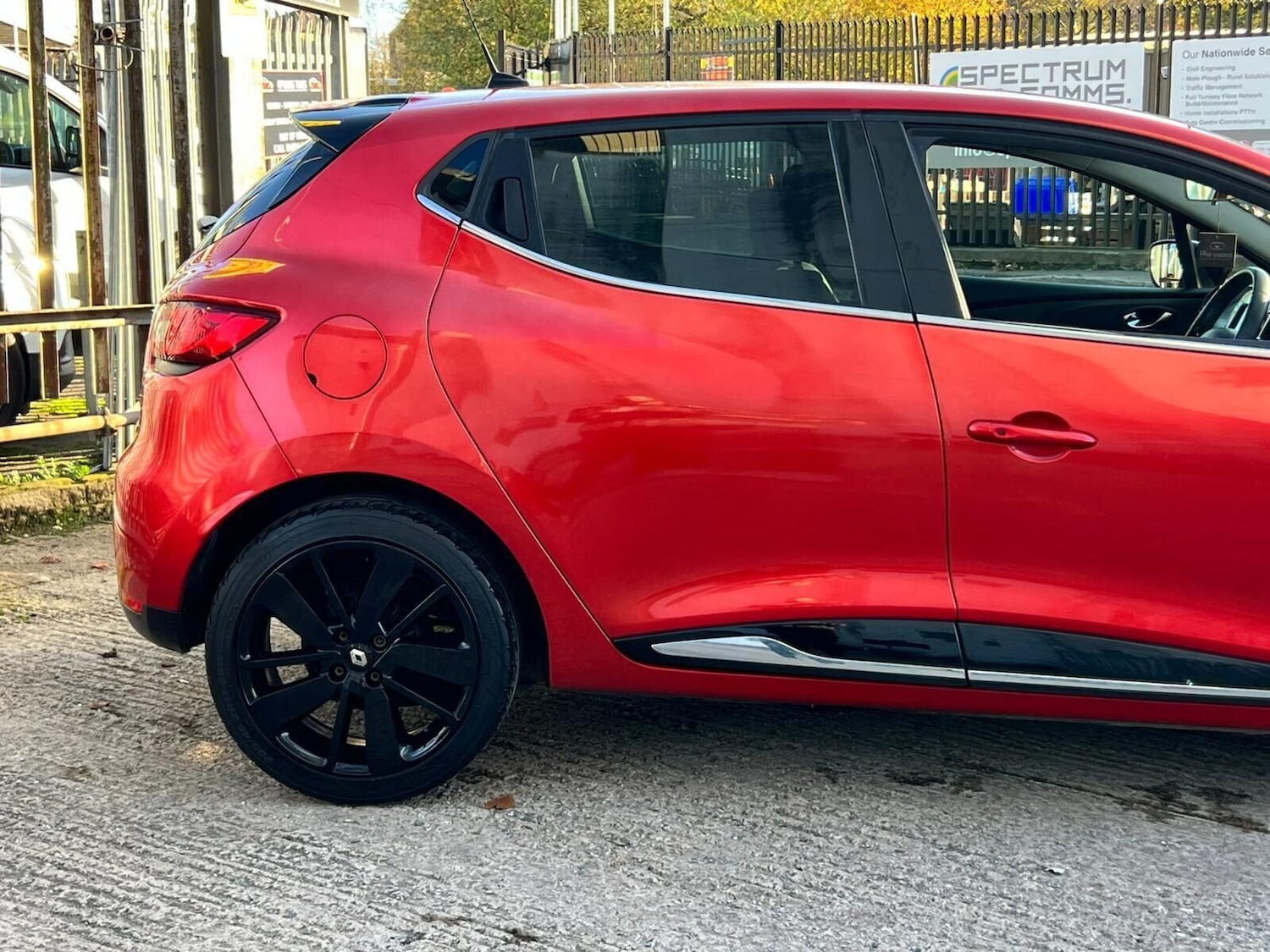 Used Renault Clio 2014 for sale - 77249724: Photo 10