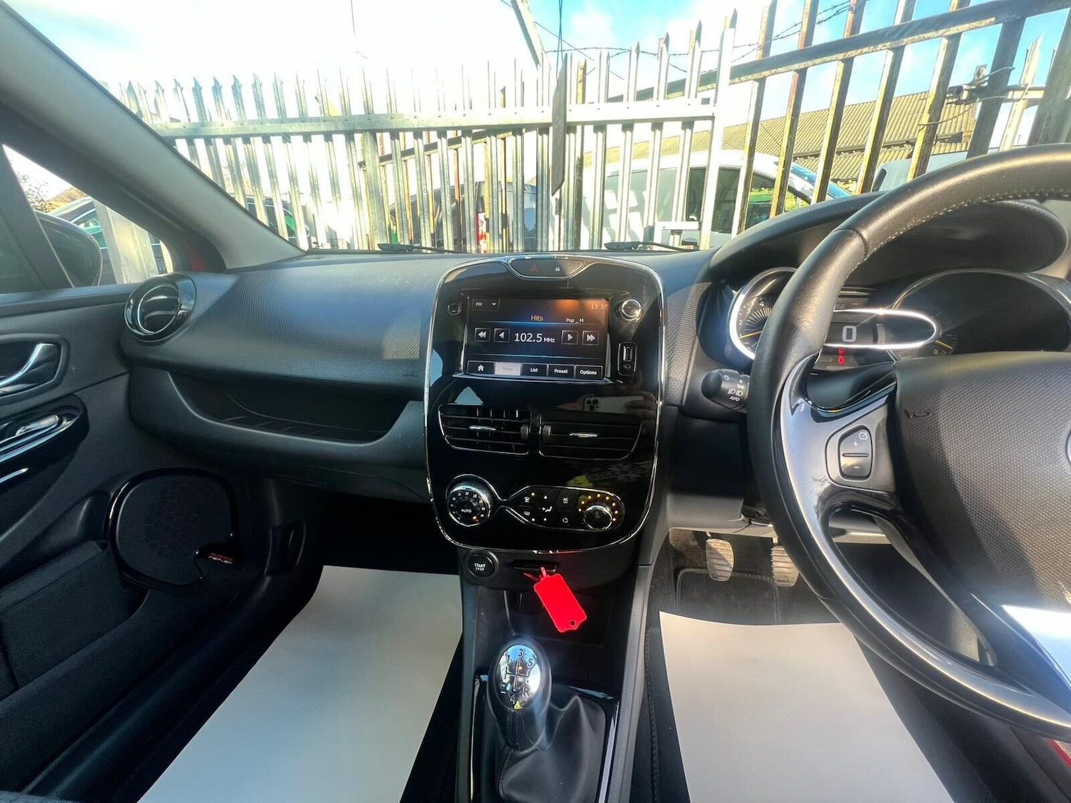 Used Renault Clio 2014 for sale - 77249724: Photo 34