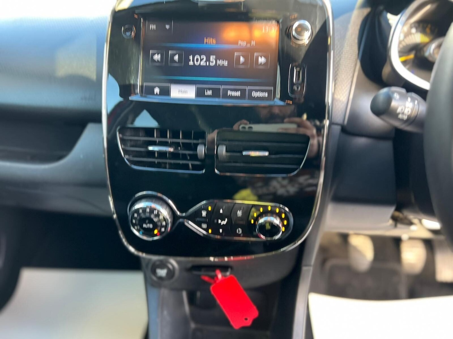 Used Renault Clio 2014 for sale - 77249724: Photo 35