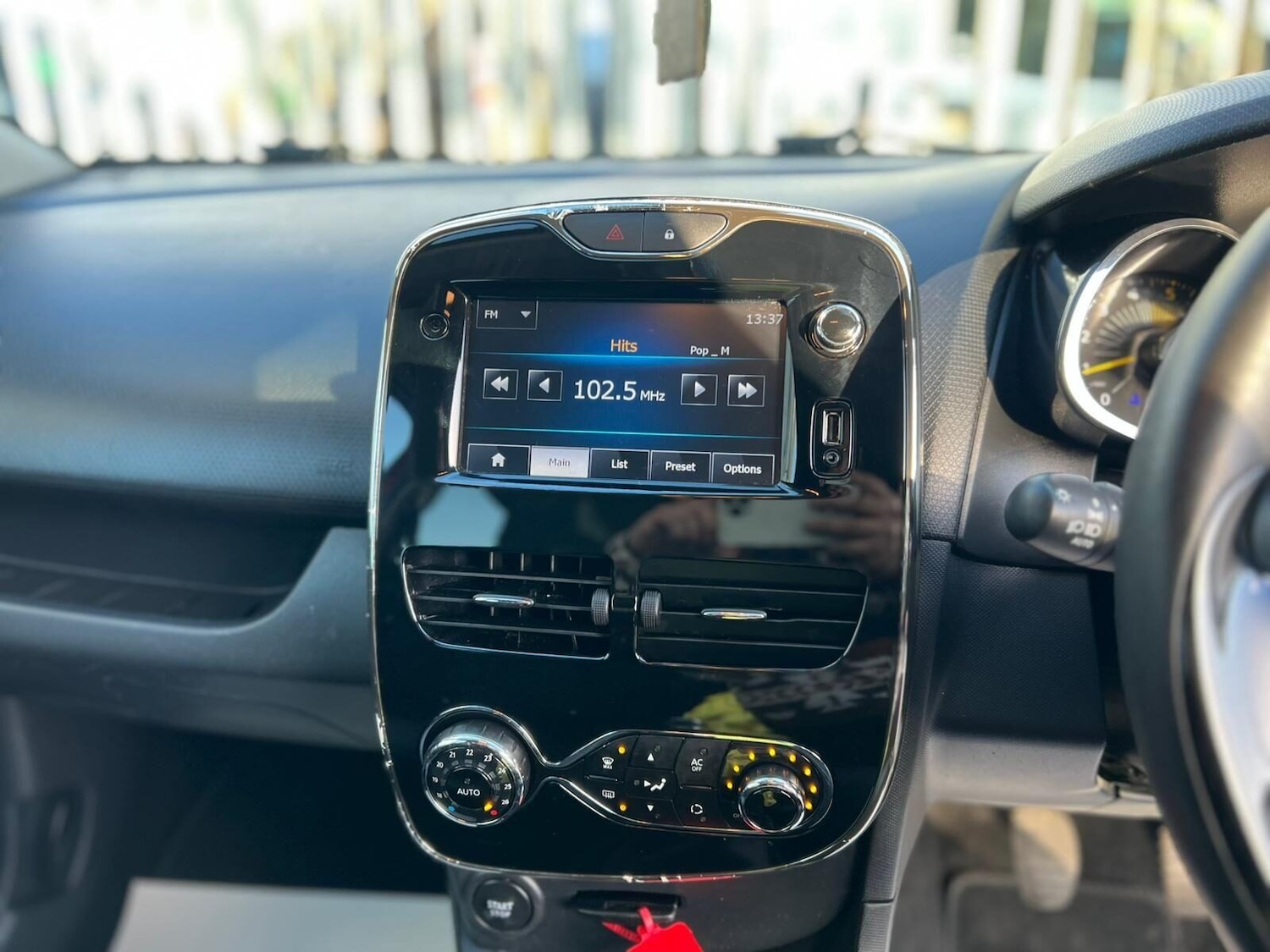 Used Renault Clio 2014 for sale - 77249724: Photo 36