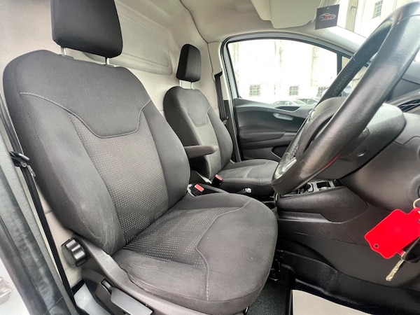 Used Ford Transit Courier 2019 for sale - 75677436: Photo 37