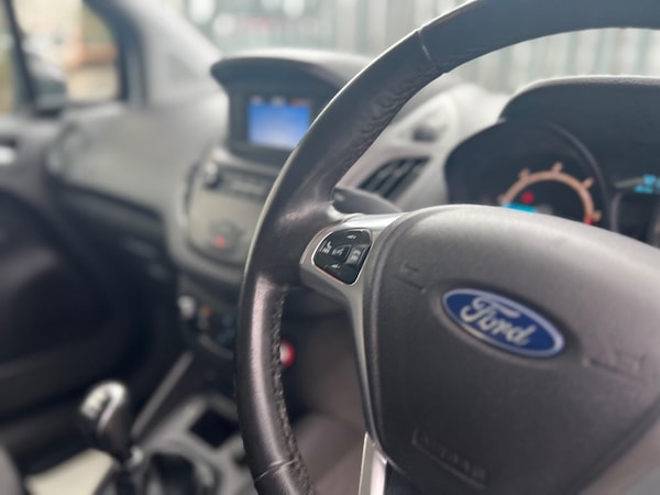 Used Ford Transit Courier 2019 for sale - 75677436: Photo 42