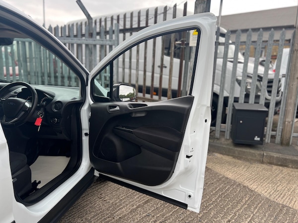 Used Ford Transit Courier 2019 for sale - 75677436: Photo 47