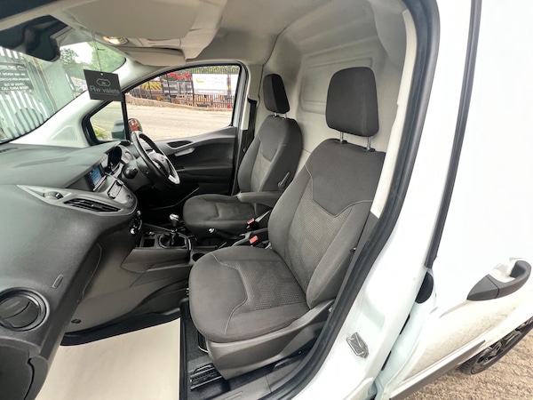 Used Ford Transit Courier 2019 for sale - 75677436: Photo 58