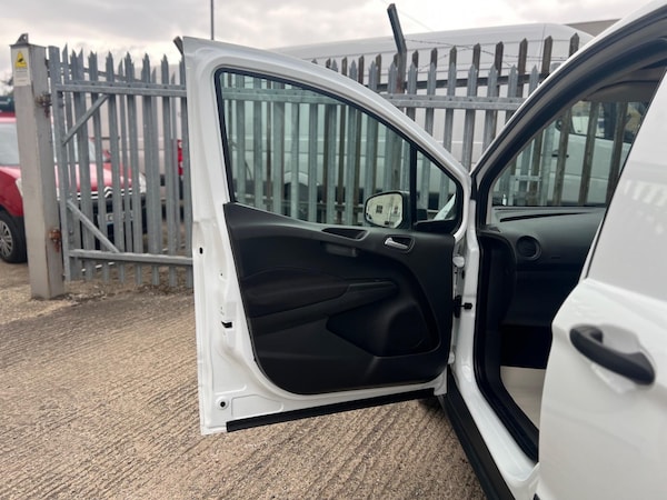 Used Ford Transit Courier 2019 for sale - 75677436: Photo 59
