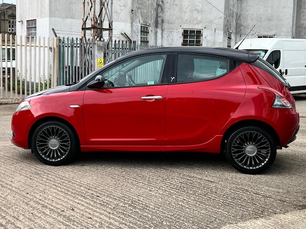 Used Chrysler Ypsilon 2012 for sale - 76260339: Photo 13