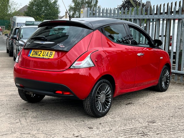 Used Chrysler Ypsilon 2012 for sale - 76260339: Photo 17