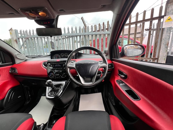 Used Chrysler Ypsilon 2012 for sale - 76260339: Photo 24