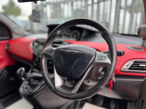 Used Chrysler Ypsilon 2012 for sale - 76260339: Photo 33