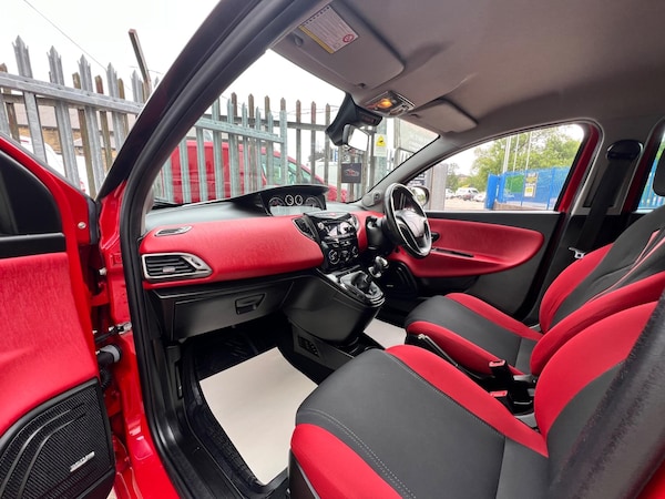 Used Chrysler Ypsilon 2012 for sale - 76260339: Photo 46