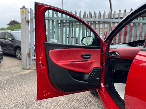 Used Chrysler Ypsilon 2012 for sale - 76260339: Photo 50