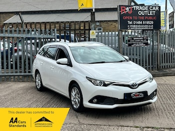 Used Toyota Auris 2018 for sale - 79563548: Photo