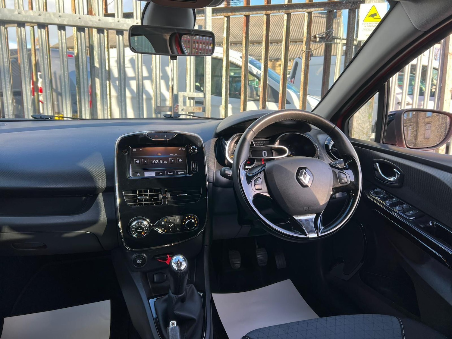 Used Renault Clio 2014 for sale - 76619965: Photo 28