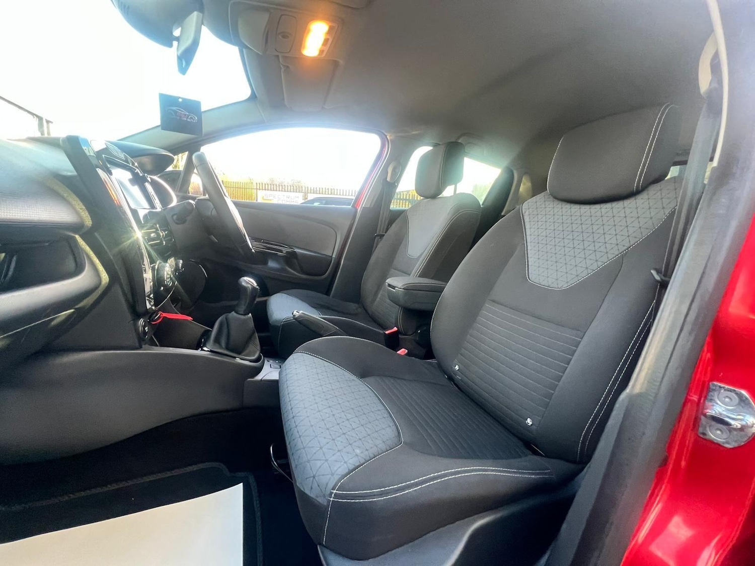 Used Renault Clio 2014 for sale - 76619965: Photo 49