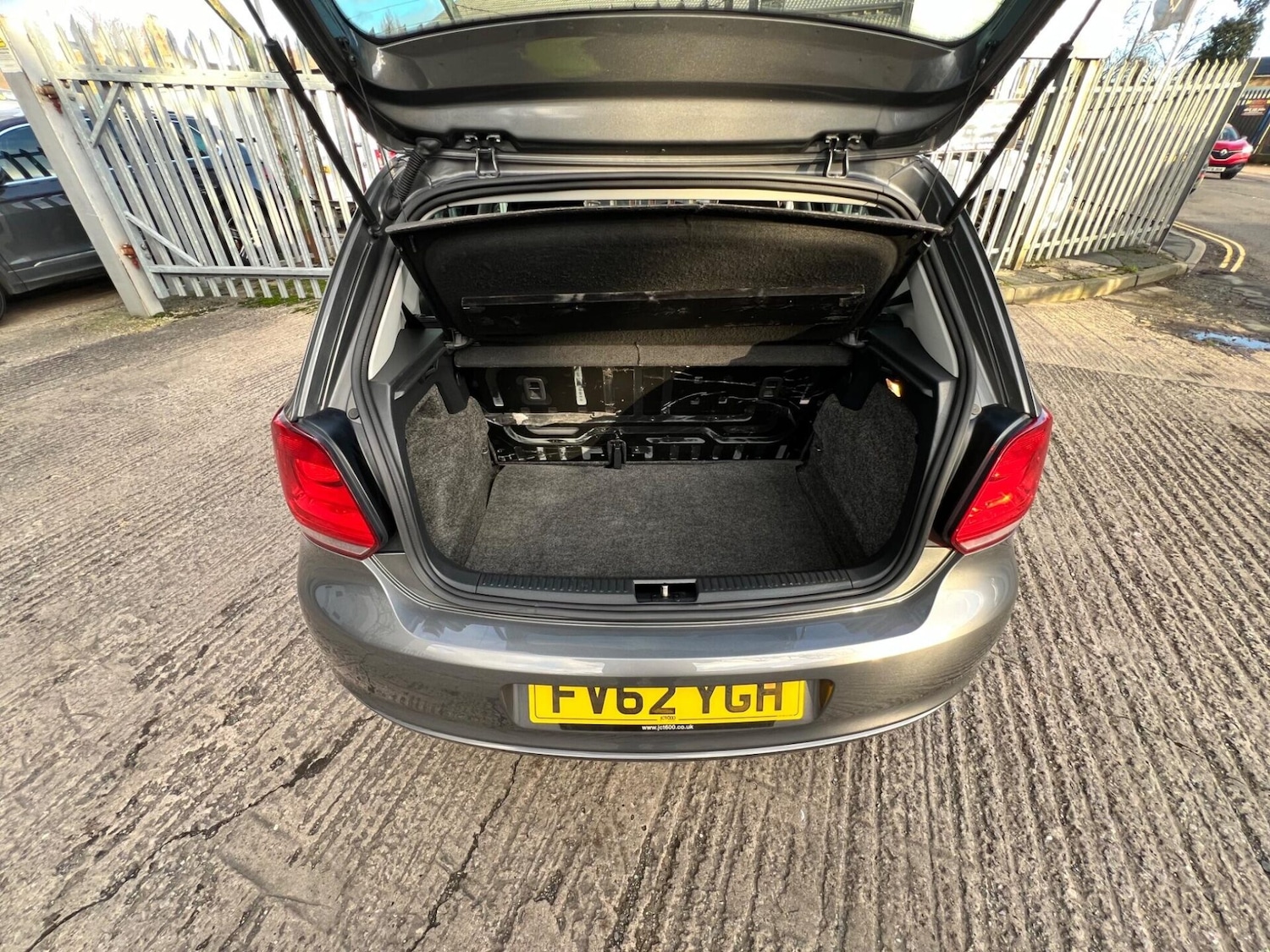 Used Volkswagen Polo 2012 for sale - 77249747: Photo 15