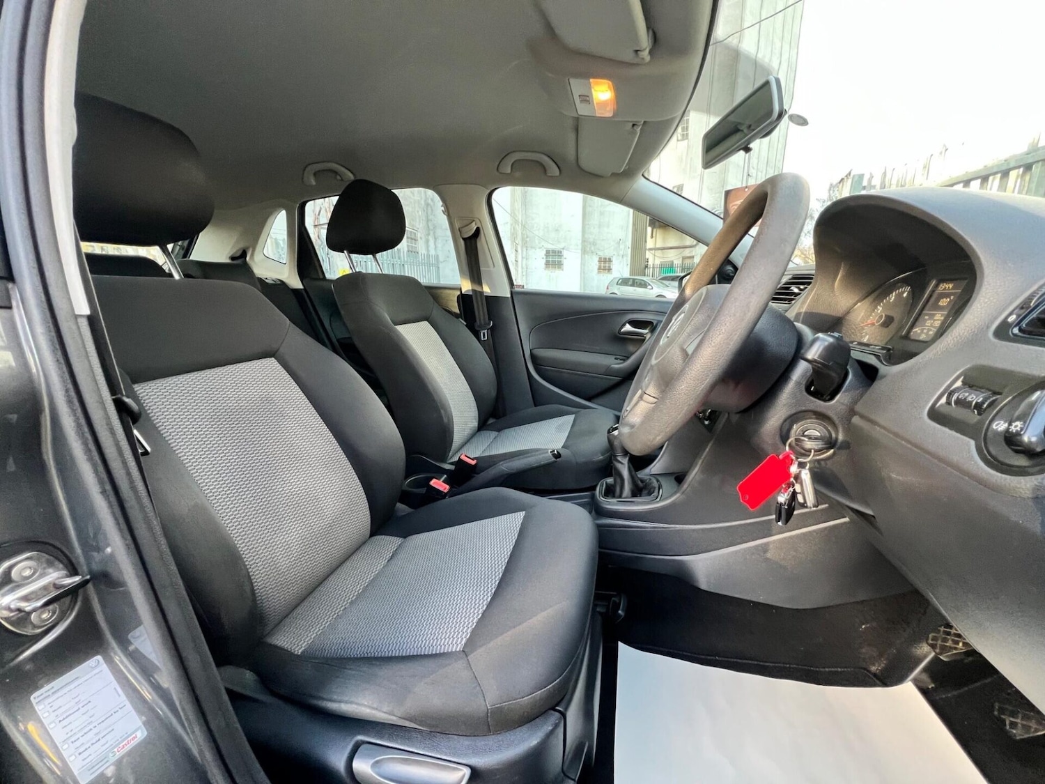 Used Volkswagen Polo 2012 for sale - 77249747: Photo 30