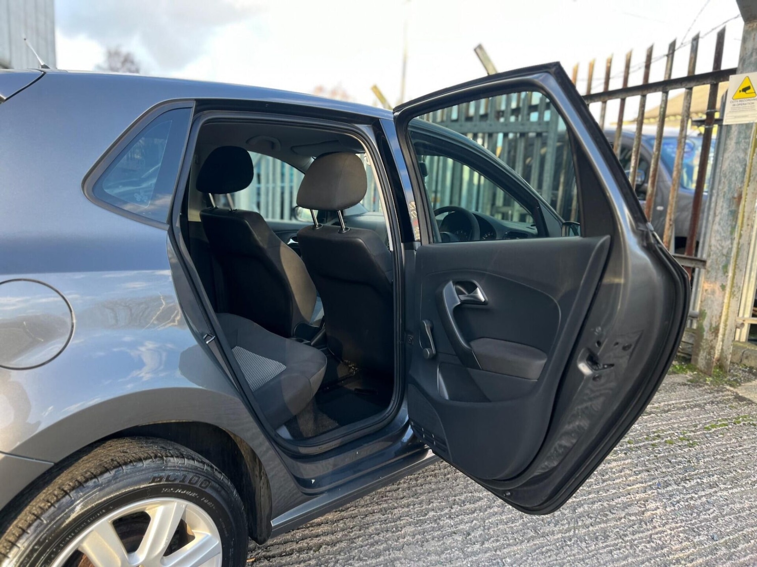 Used Volkswagen Polo 2012 for sale - 77249747: Photo 46