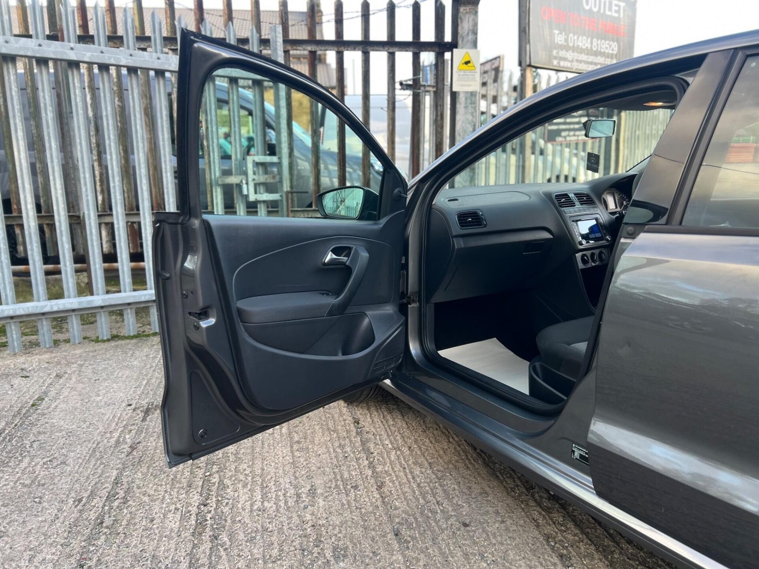 Used Volkswagen Polo 2012 for sale - 77249747: Photo 51